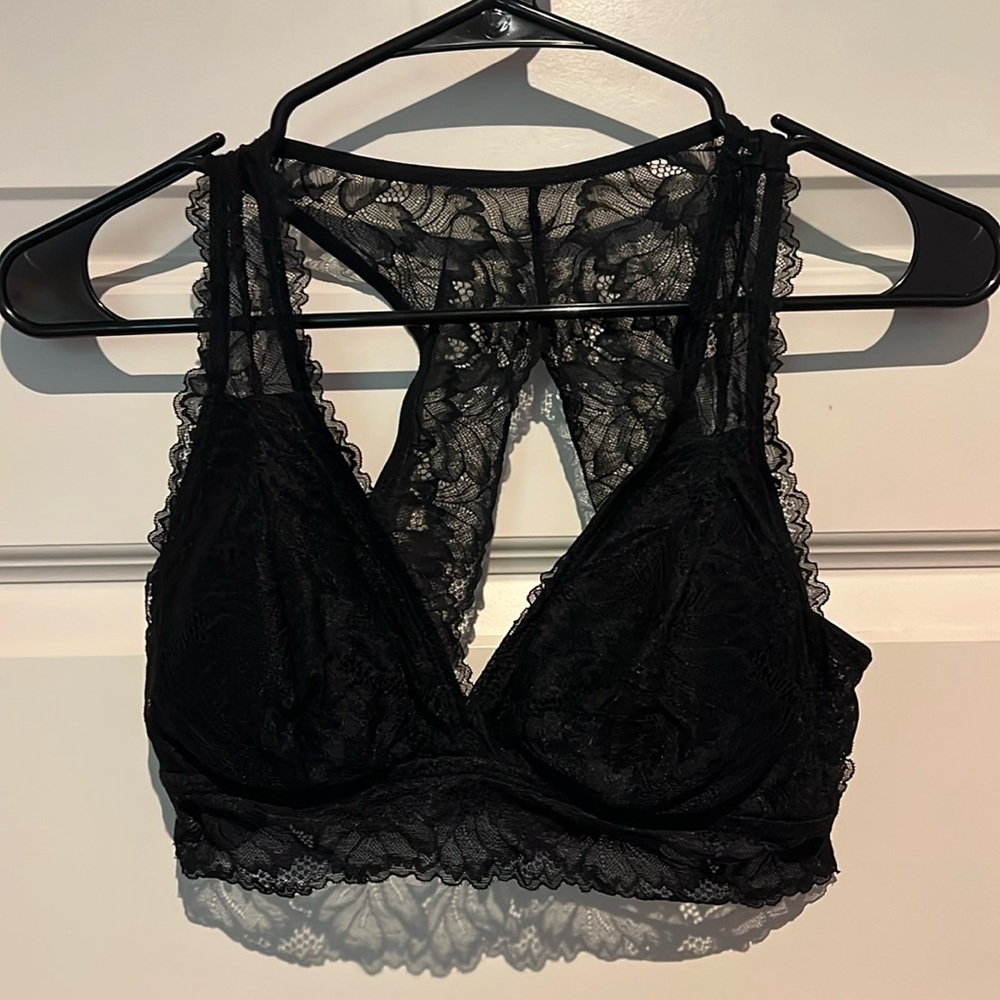 Black bralette w/ floral lace design